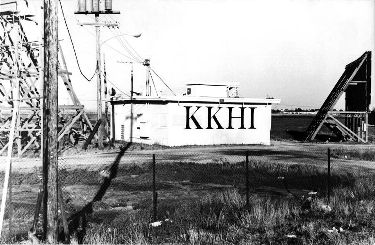 KKHI 1550 Transmitter Plant (Photo)