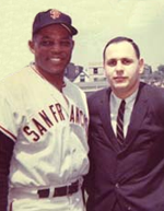 Hank Greenwald and Willie Mays (Photo)