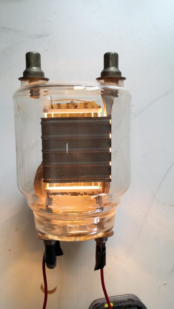 KPER triode transmitter tube